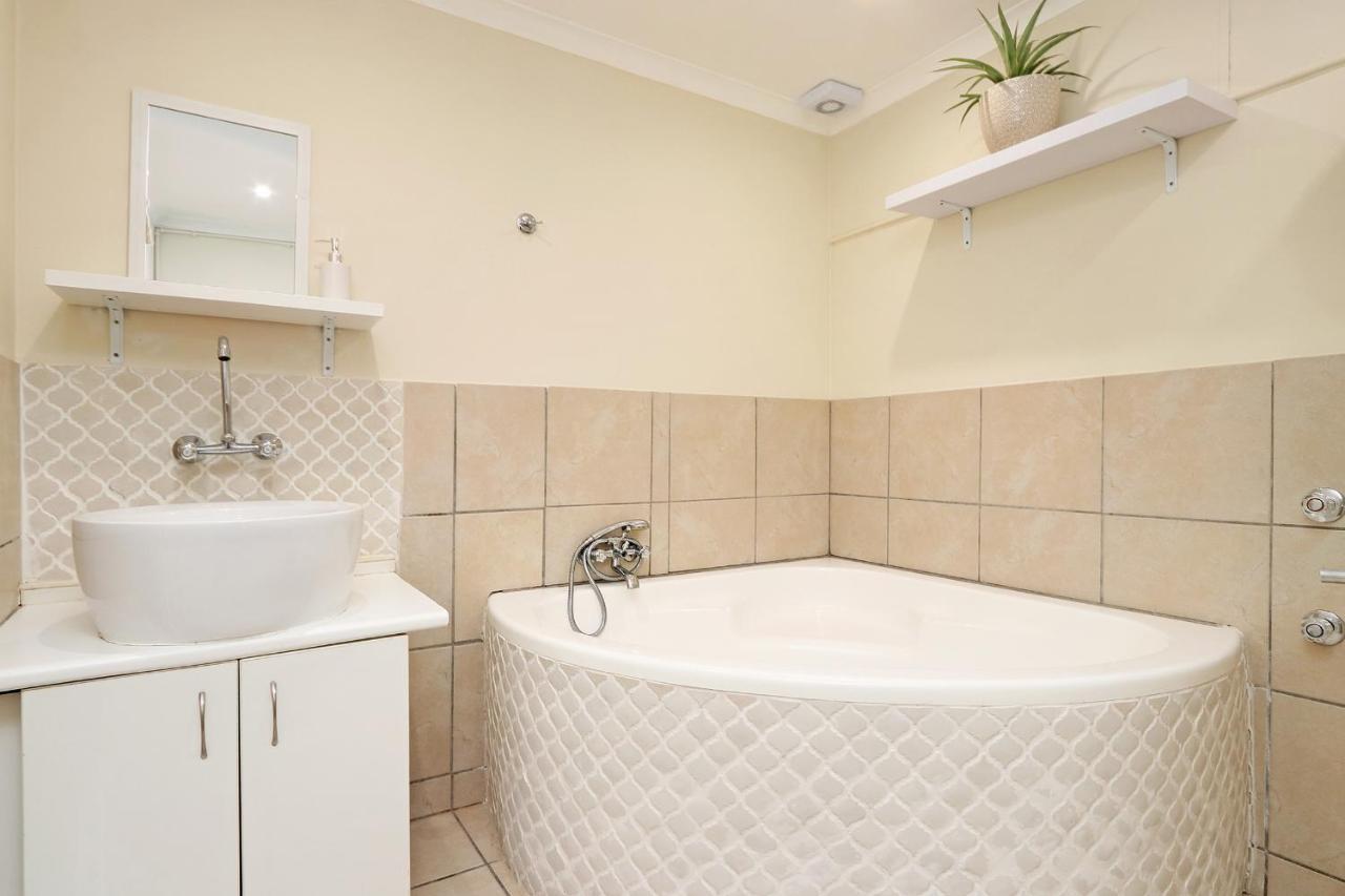 The Bohemian Guesthouse Cape Town Bagian luar foto