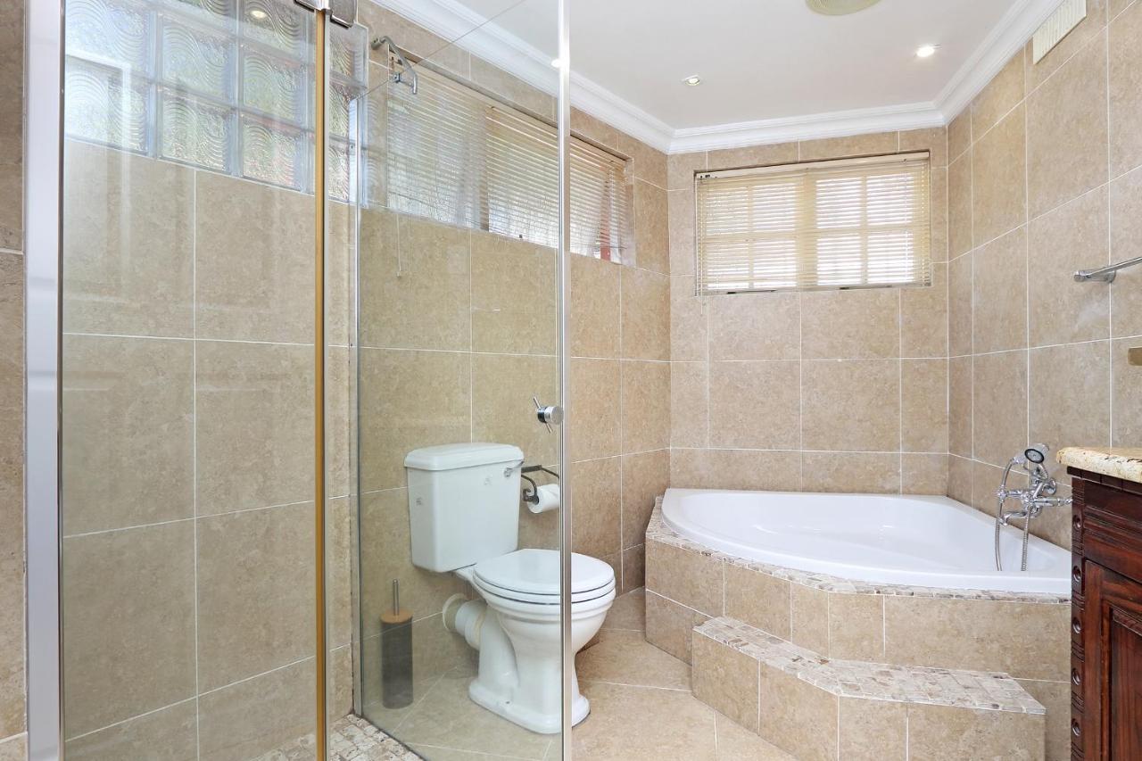 The Bohemian Guesthouse Cape Town Bagian luar foto