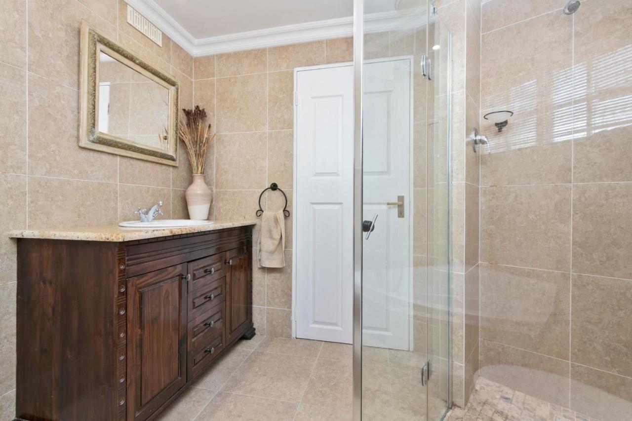 The Bohemian Guesthouse Cape Town Bagian luar foto